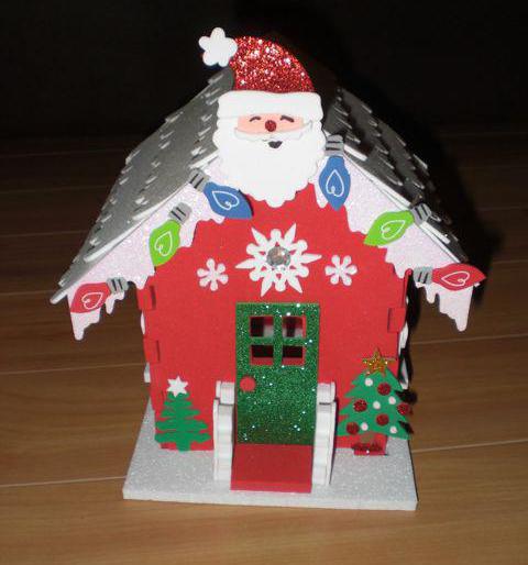 het huis van de kerstman met zijn eigen handen